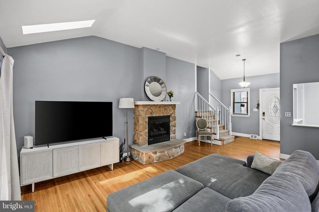 103 KENWOOD DR, Cherry Hill, NJ 08034