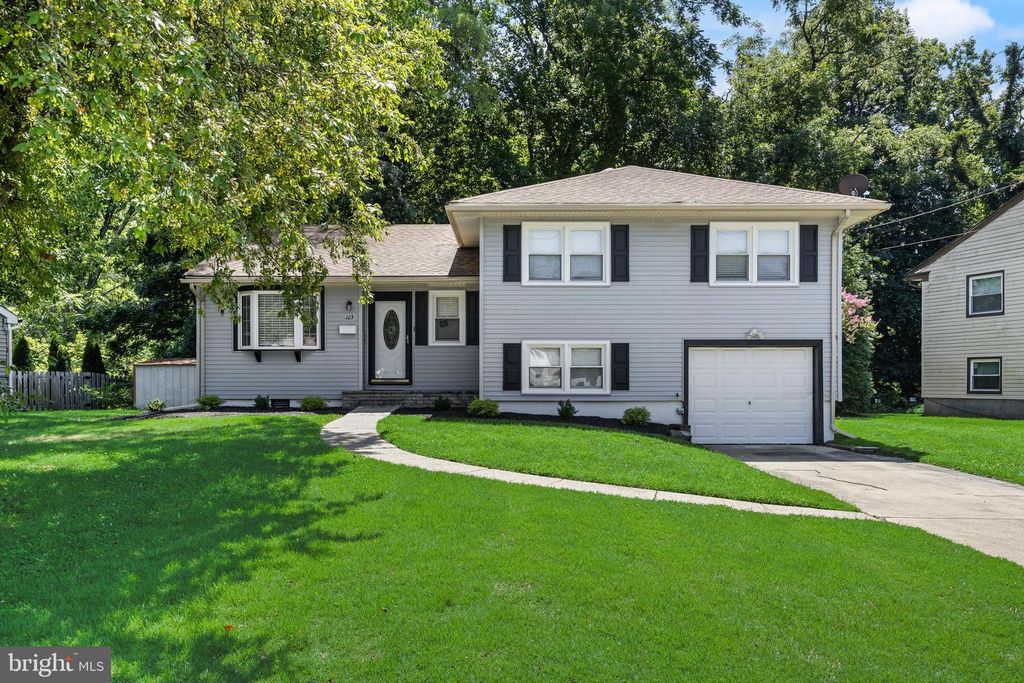 103 KENWOOD DR, Cherry Hill, NJ 08034