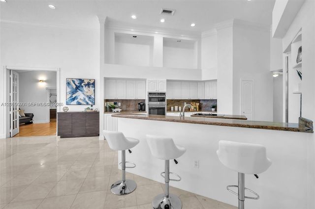 620 W Laurel Ln W, Pembroke Pines, FL 33027