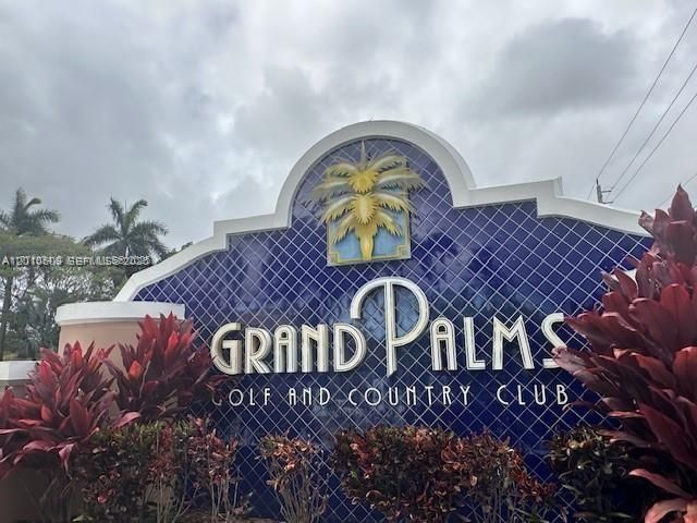 620 W Laurel Ln W, Pembroke Pines, FL 33027