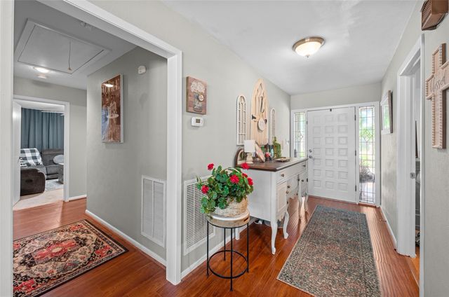 257 Point Clear Drive, Panorama Village, TX 77304
