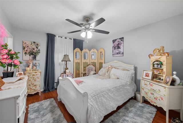 257 Point Clear Drive, Panorama Village, TX 77304