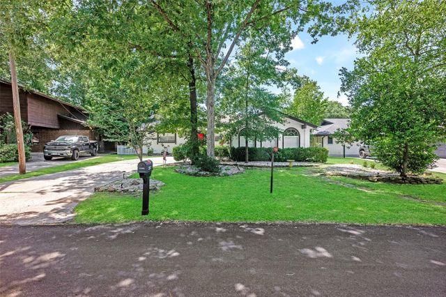 257 Point Clear Drive, Panorama Village, TX 77304