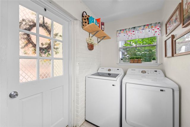 257 Point Clear Drive, Panorama Village, TX 77304