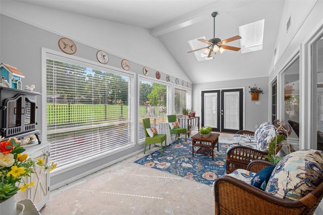 257 Point Clear Drive, Panorama Village, TX 77304