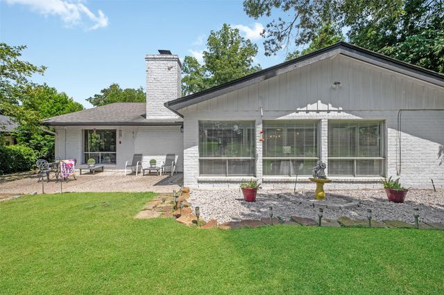 257 Point Clear Drive, Panorama Village, TX 77304