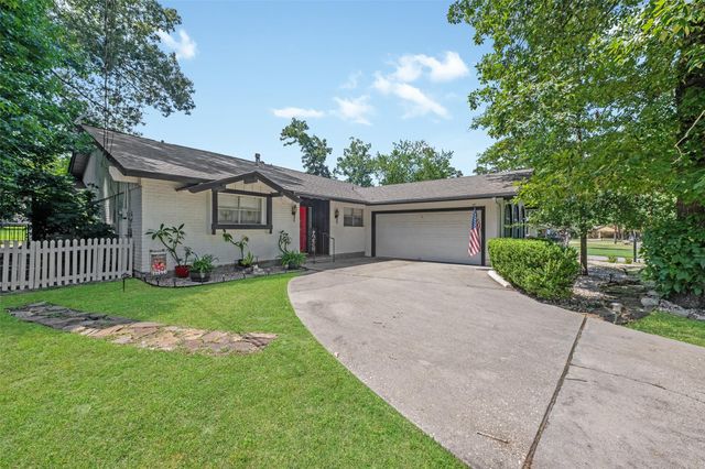 257 Point Clear Drive, Panorama Village, TX 77304