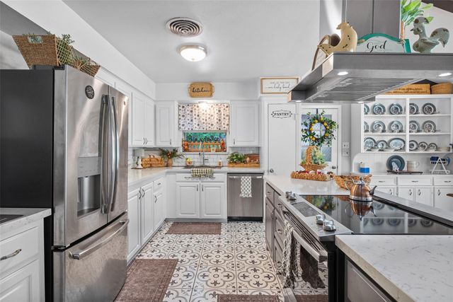 257 Point Clear Drive, Panorama Village, TX 77304