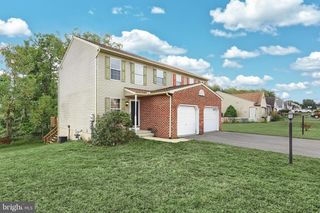 2063 WYATT CIR, Dover, PA 17315