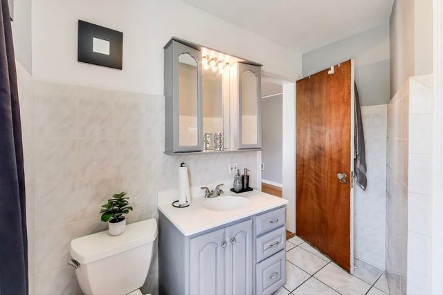 9116 S Claremont Street, Chicago, IL 60643