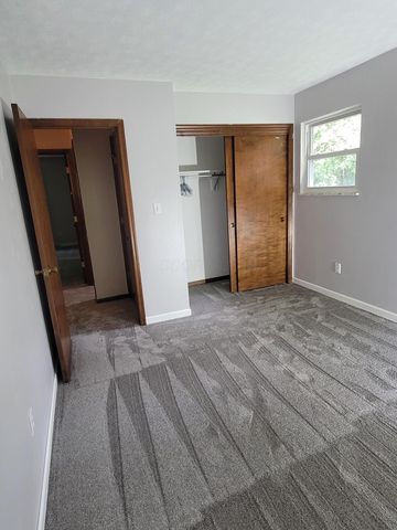 599 Carryback Drive SW, Pataskala, OH 43062