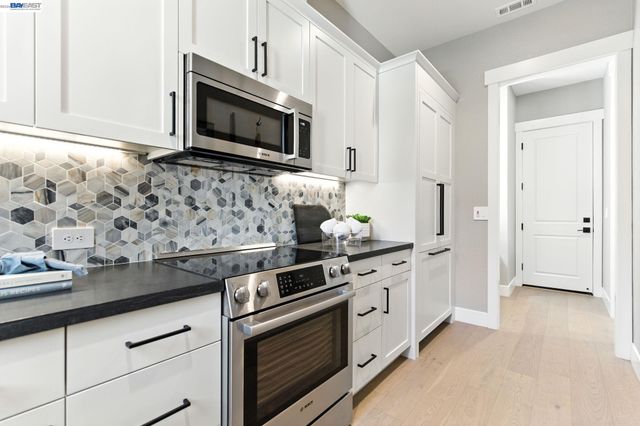 1652 Savannah Court, Dublin, CA 94568