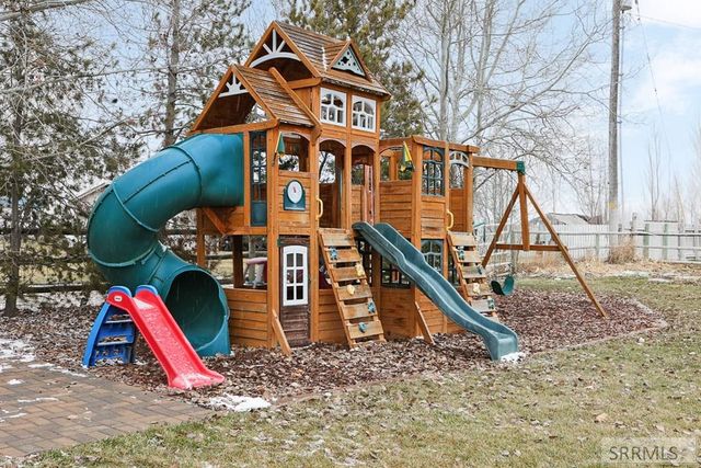 201 N 2300 E, St Anthony, ID 83445