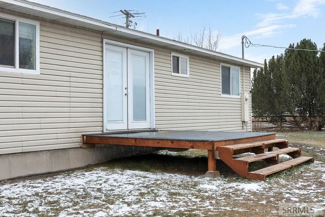 201 N 2300 E, St Anthony, ID 83445