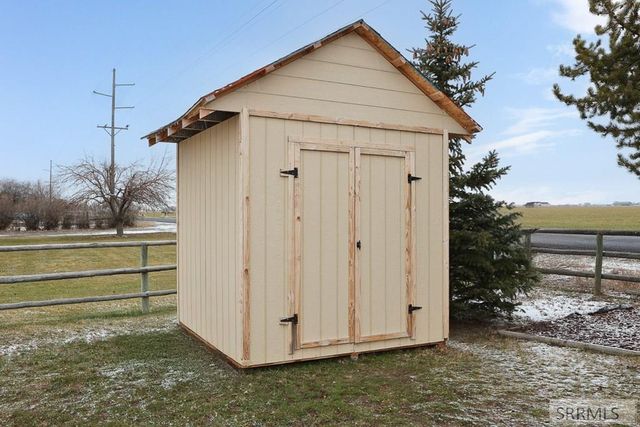 201 N 2300 E, St Anthony, ID 83445