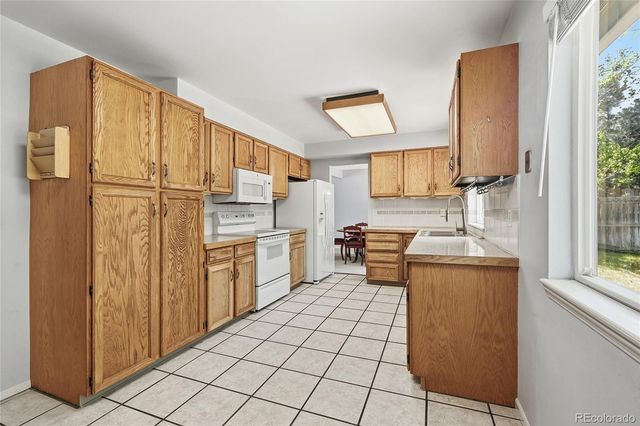 7711 S Rosemary Way, Centennial, CO 80112