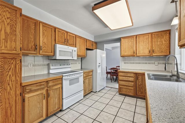 7711 S Rosemary Way, Centennial, CO 80112