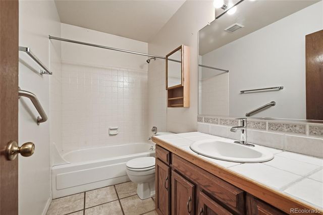 7711 S Rosemary Way, Centennial, CO 80112