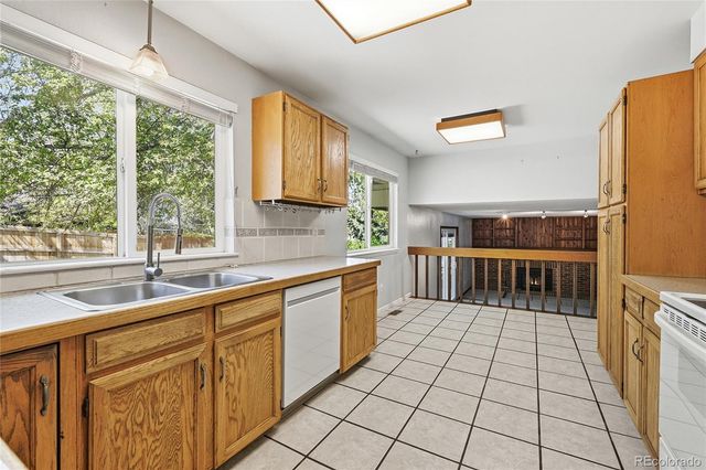 7711 S Rosemary Way, Centennial, CO 80112