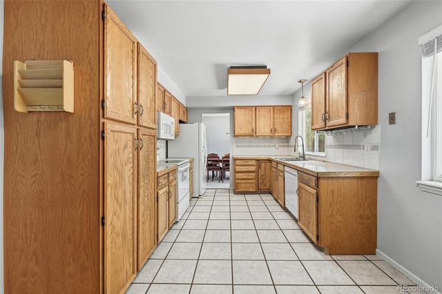 7711 S Rosemary Way, Centennial, CO 80112
