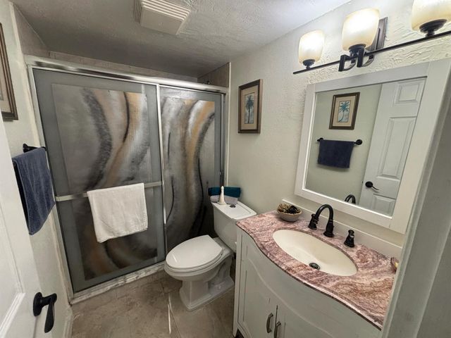 5600 N Flagler Drive 401, West Palm Beach, FL 33407