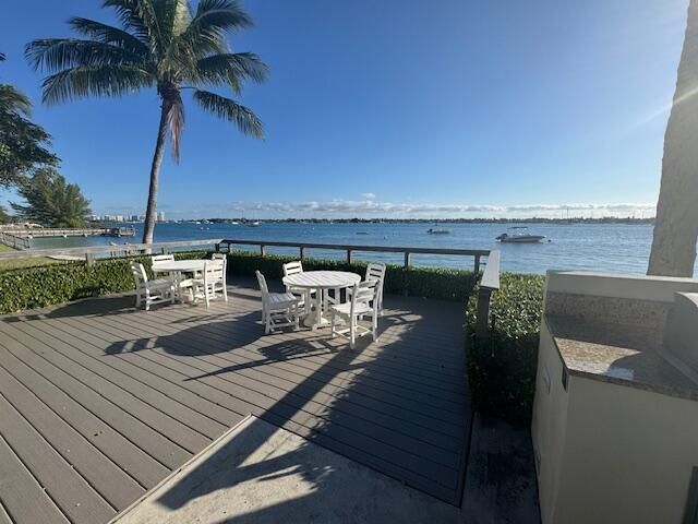 5600 N Flagler Drive 401, West Palm Beach, FL 33407