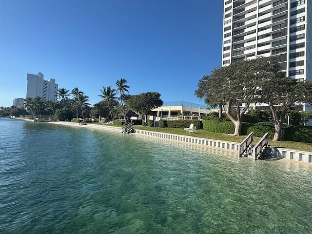 5600 N Flagler Drive 401, West Palm Beach, FL 33407