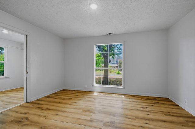 1313 E Lamar Street, Sherman, TX 75090