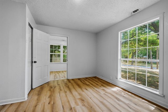 1313 E Lamar Street, Sherman, TX 75090