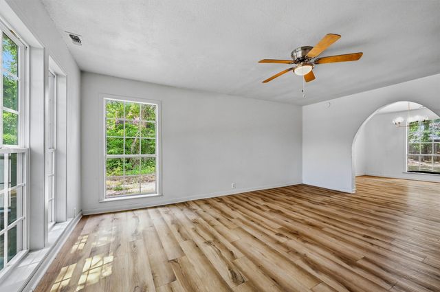 1313 E Lamar Street, Sherman, TX 75090