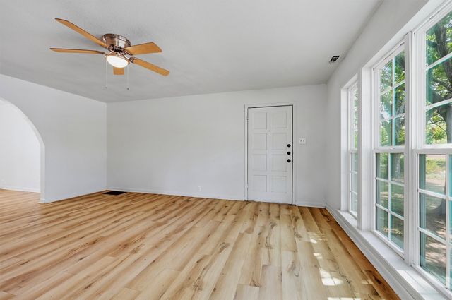 1313 E Lamar Street, Sherman, TX 75090