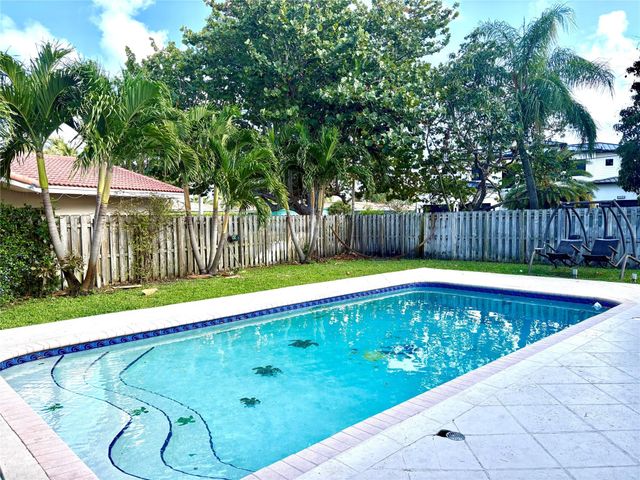 2300 NE 26th Avenue, Pompano Beach, FL 33062