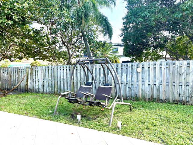2300 NE 26th Avenue, Pompano Beach, FL 33062