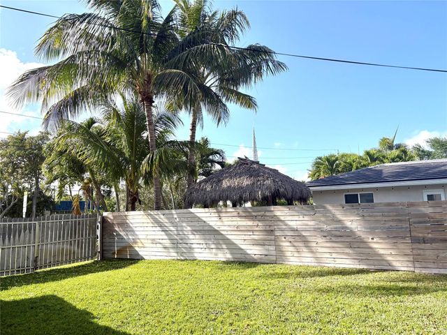 2300 NE 26th Avenue, Pompano Beach, FL 33062