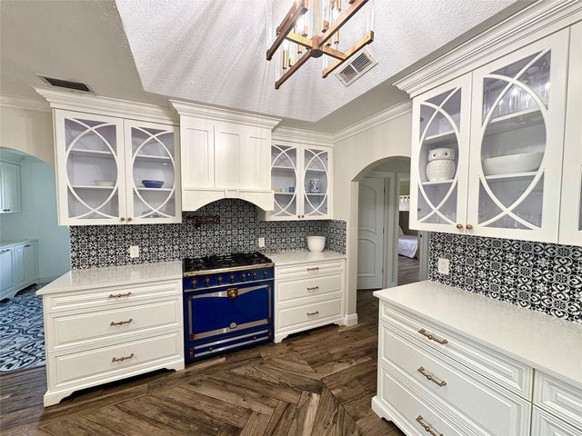 2300 NE 26th Avenue, Pompano Beach, FL 33062