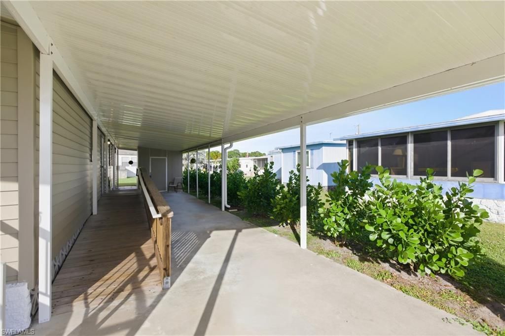 515 Blossom CT, NORTH FORT MYERS, FL 33917 — photo 3