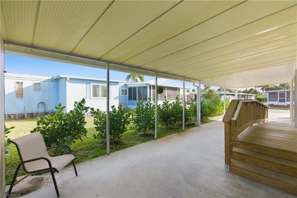 515 Blossom CT, NORTH FORT MYERS, FL 33917 — photo 4