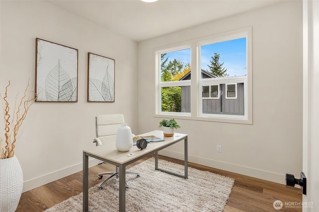 817 18th Avenue W, Kirkland, WA 98033