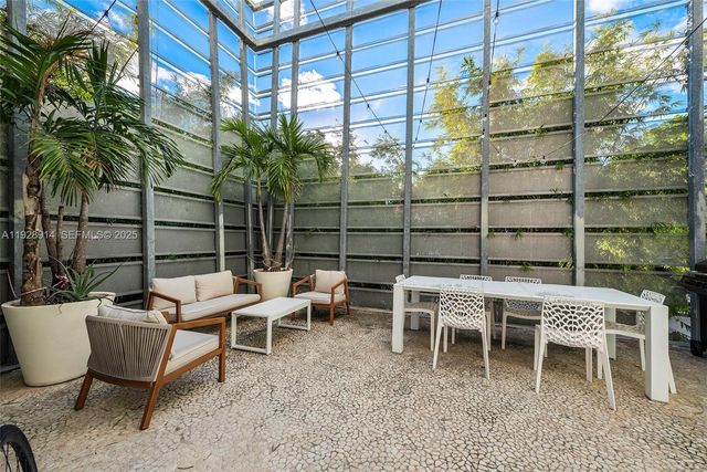 221 Jefferson Ave 2, Miami Beach, FL 33139