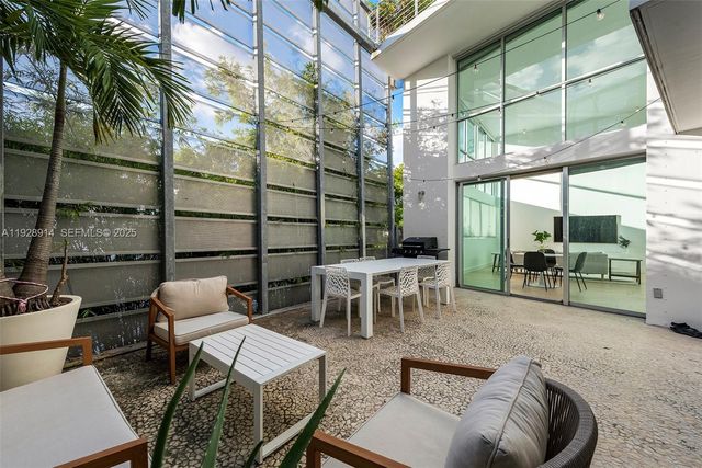 221 Jefferson Ave 2, Miami Beach, FL 33139