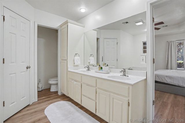 9503 E 112th Place S, Bixby, OK 74008