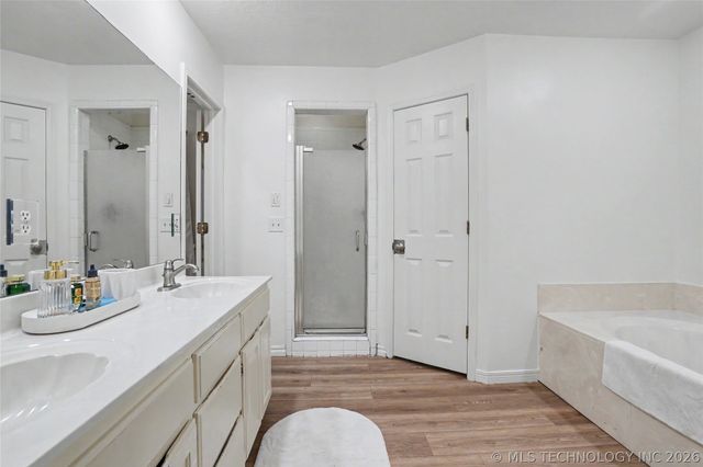 9503 E 112th Place S, Bixby, OK 74008