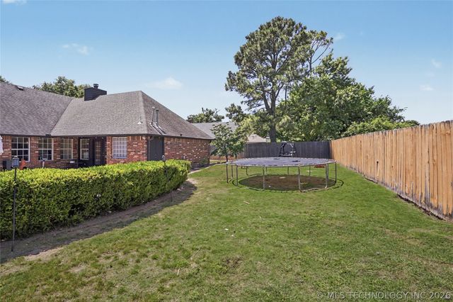 9503 E 112th Place S, Bixby, OK 74008