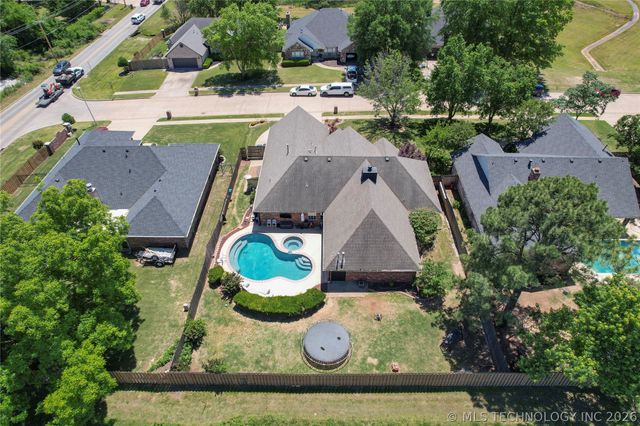 9503 E 112th Place S, Bixby, OK 74008