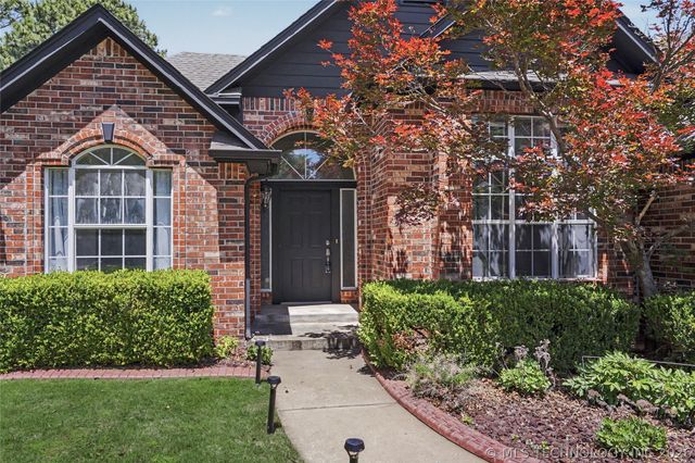 9503 E 112th Place S, Bixby, OK 74008