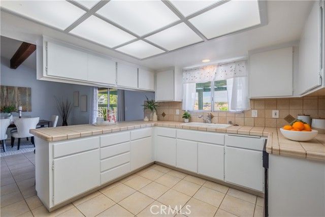 30041 Windward Drive, Canyon Lake, CA 92587