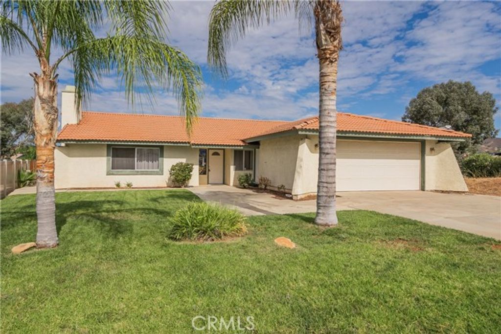 30041 Windward Drive, Canyon Lake, CA 92587