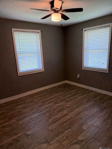322 Oak St, Denham Springs, LA 70726