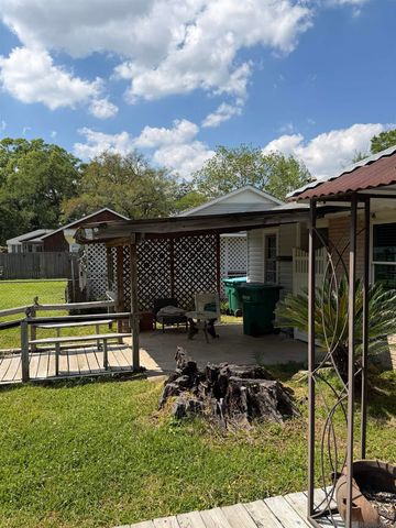 322 Oak St, Denham Springs, LA 70726