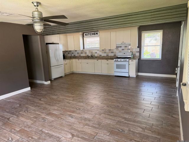 322 Oak St, Denham Springs, LA 70726